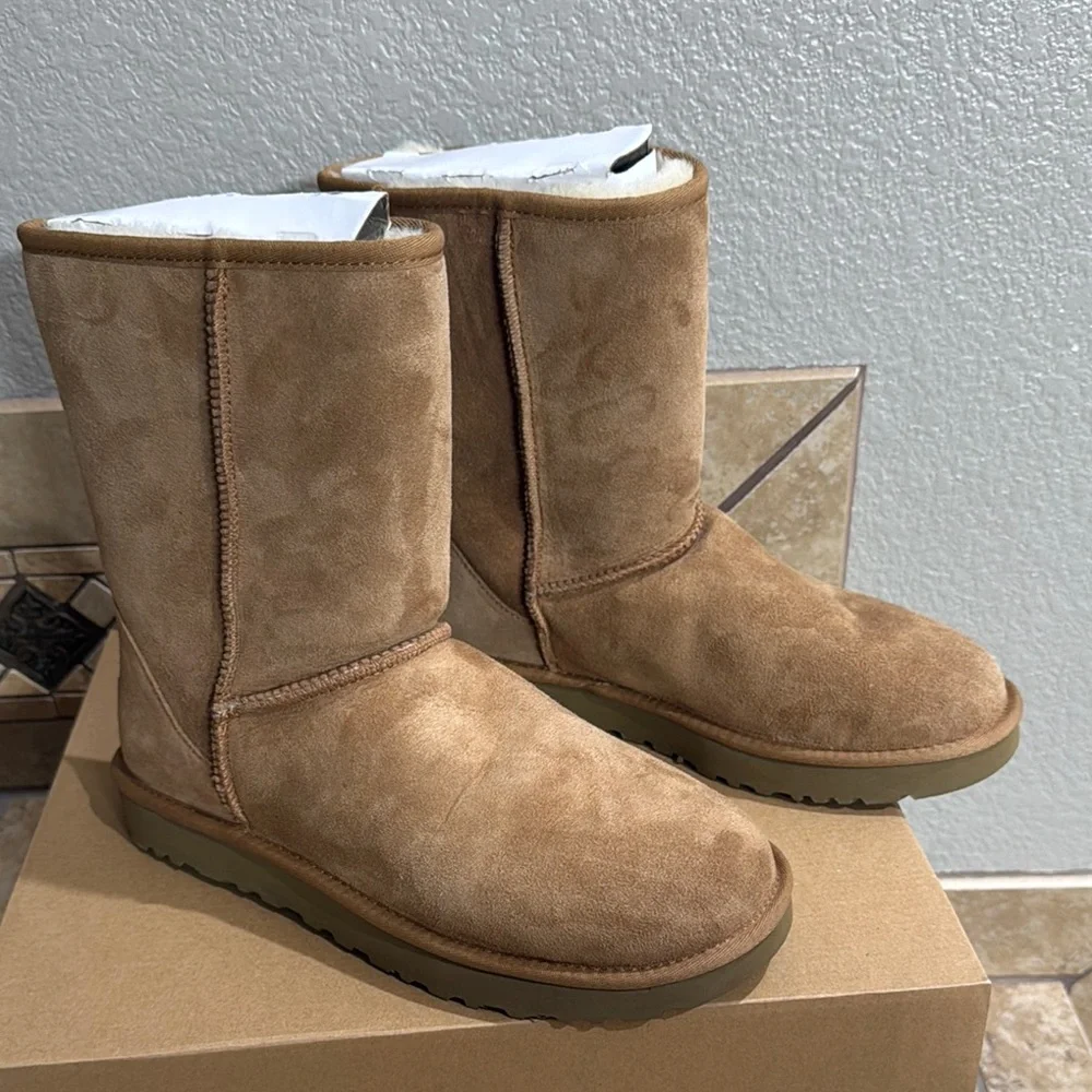 UGG Classic Short Chestnut Boots - Picture 3 of 8